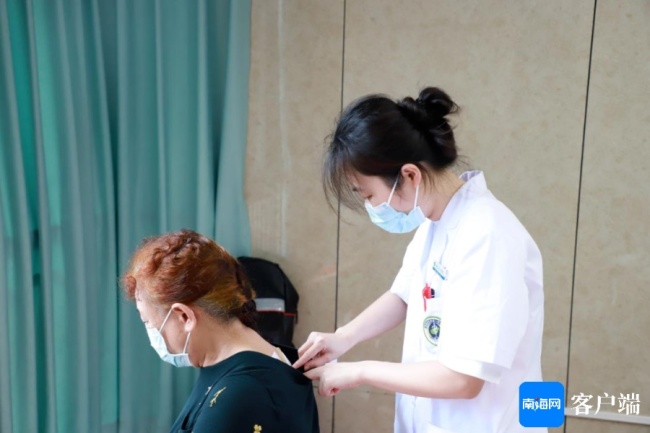 记者亲测三伏贴 贴敷热点与注意事项揭晓