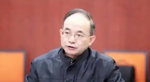 故意泄露国家秘密 钟自然被提起公诉
