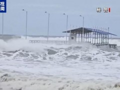 说一说：巨浪袭击秘鲁北部 超百处海滩关闭 异常海浪持续影响!(图）