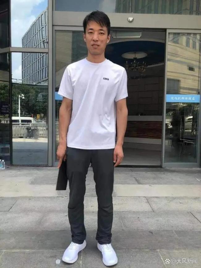 郑州菜刀哥昏迷19天离世