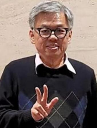 新加坡前外交官在澡堂偷拍男学生