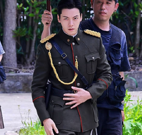 张启山全套制服背头造型太权威了