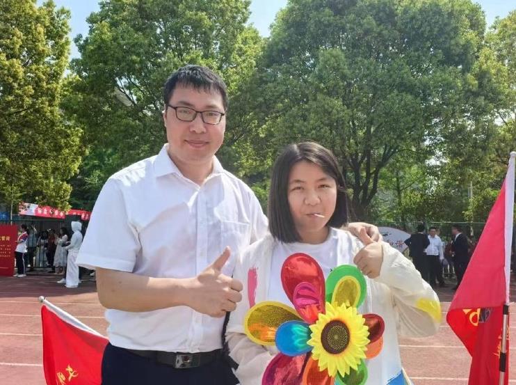 全班45人43人超600分