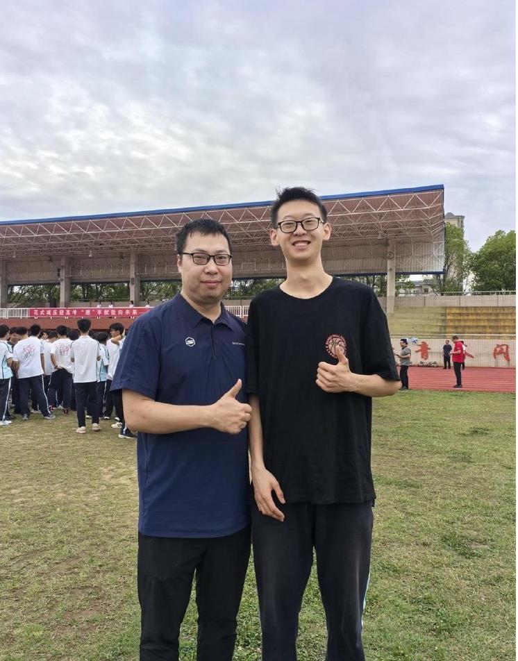 全班45人43人超600分