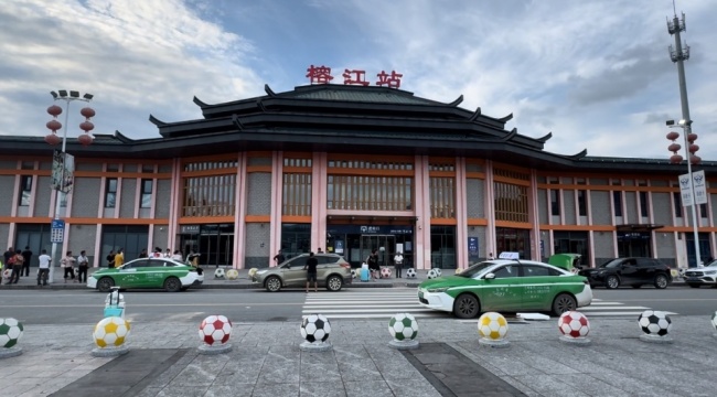 二次受灾后榕江部分区域仍断水断电 重建家园迫在眉睫