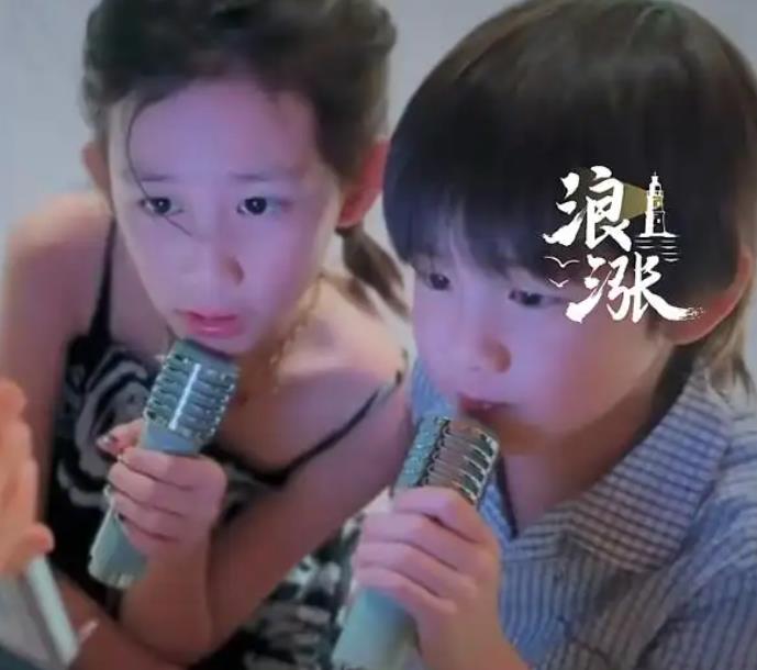 黄磊孙莉八岁儿子罕见露面