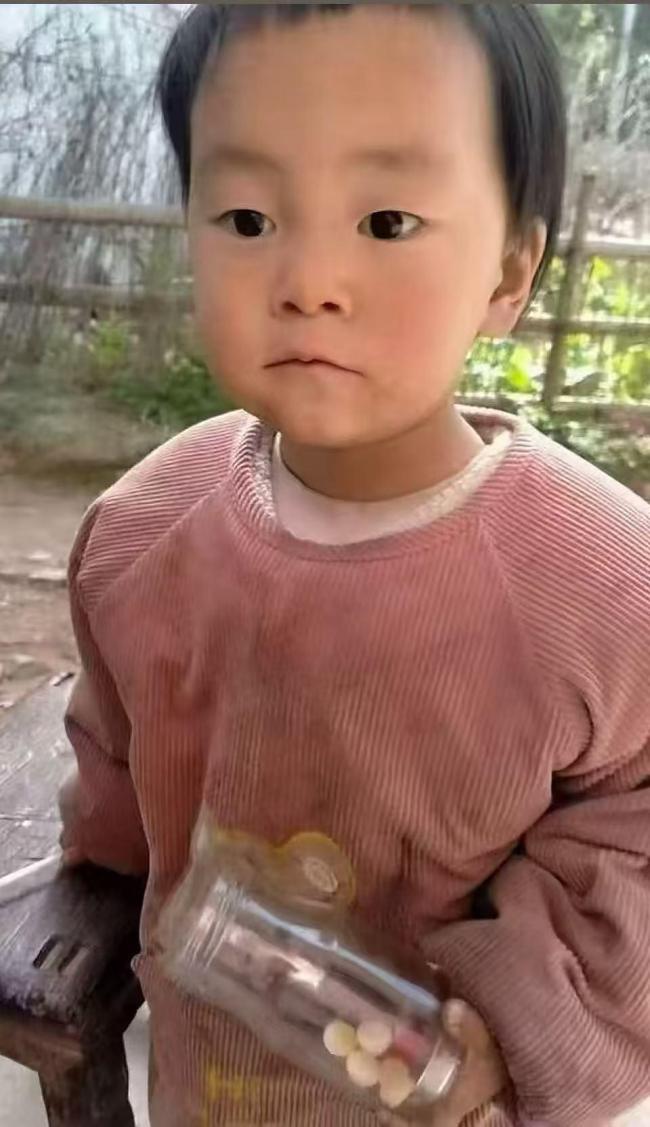 湖南2岁多女童家门口玩耍时失踪