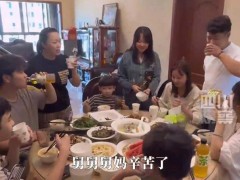 舅舅连续5年暑假接待16个外甥 逛一次超市最少都是上千元！