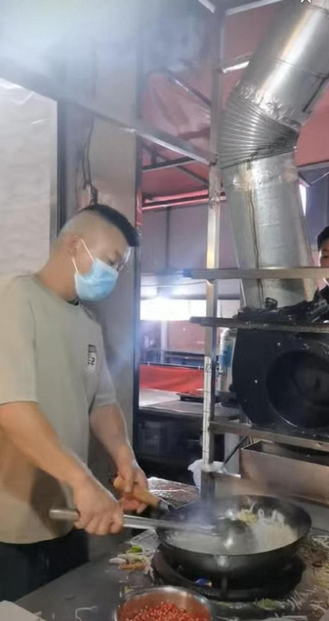 河南一炒粉店走红有人开车9小时打卡