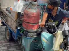 “鸡排哥”更大的价值是信任的延伸 真诚汇聚人心