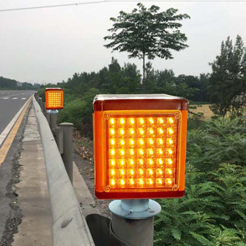 太阳能雾灯图片