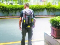 53岁男子50天徒步1500公里回家,这趟旅程远比自己想象的艰难