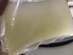 买观赏鱼收到1袋水 商家:烫熟分解了 加热包惹的祸