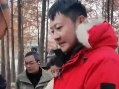 演员印小天在景区救下落水女子 究竟咋梗？