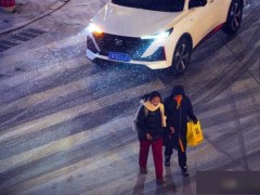 雪天摔伤患者中老年人居多 骨质疏松增加风险(图)