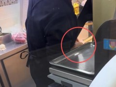 紫燕百味鸡回应员工鬼手偷肉 徒手操作引卫生担忧（图）