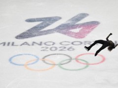 美国队力压日本队夺花滑团体金牌 马里宁高分助力卫冕（图）