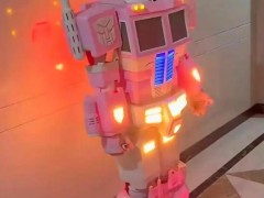 不想女儿玩手机宝爸手搓了个游乐场 究竟咋梗？