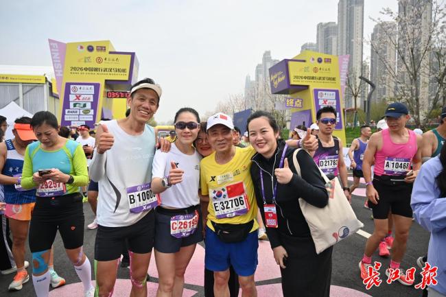 韩国驻汉前总领事又来参加马拉松