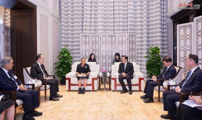 冯飞、刘小明会见泰国公主诗琳通